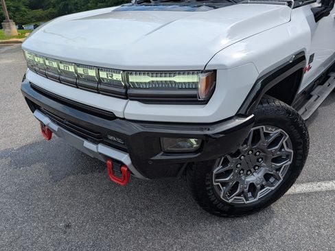 Used 2025 GMC Hummer EV 3X w/ LPO, Sport Package AWD/4WD image 13