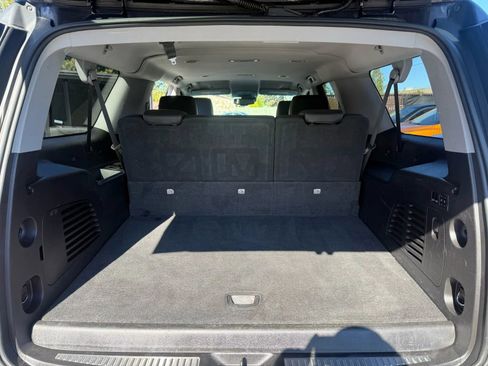 Used 2018 Chevrolet Suburban Premier AWD/4WD image 11
