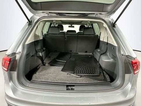 Used 2020 Volkswagen Tiguan SE image 26