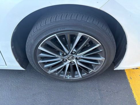 Used 2022 Lexus ES 350 w/ Premium Package FWD image 5