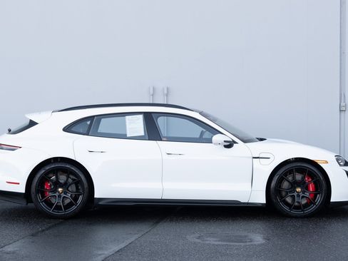 Used 2024 Porsche Taycan GTS image 28