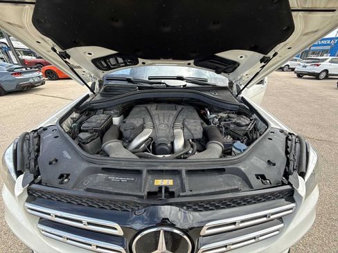 Used 2017 Mercedes-Benz GLS 550 4MATIC image 30