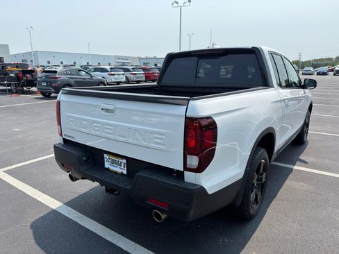 Used 2025 Honda Ridgeline Black Edition image 8