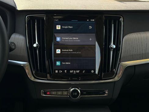 Used 2025 Volvo V90 B6 Cross Country Plus w/ Protection Package Premier image 12