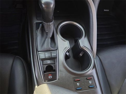 Used 2022 Toyota Camry XSE image 26