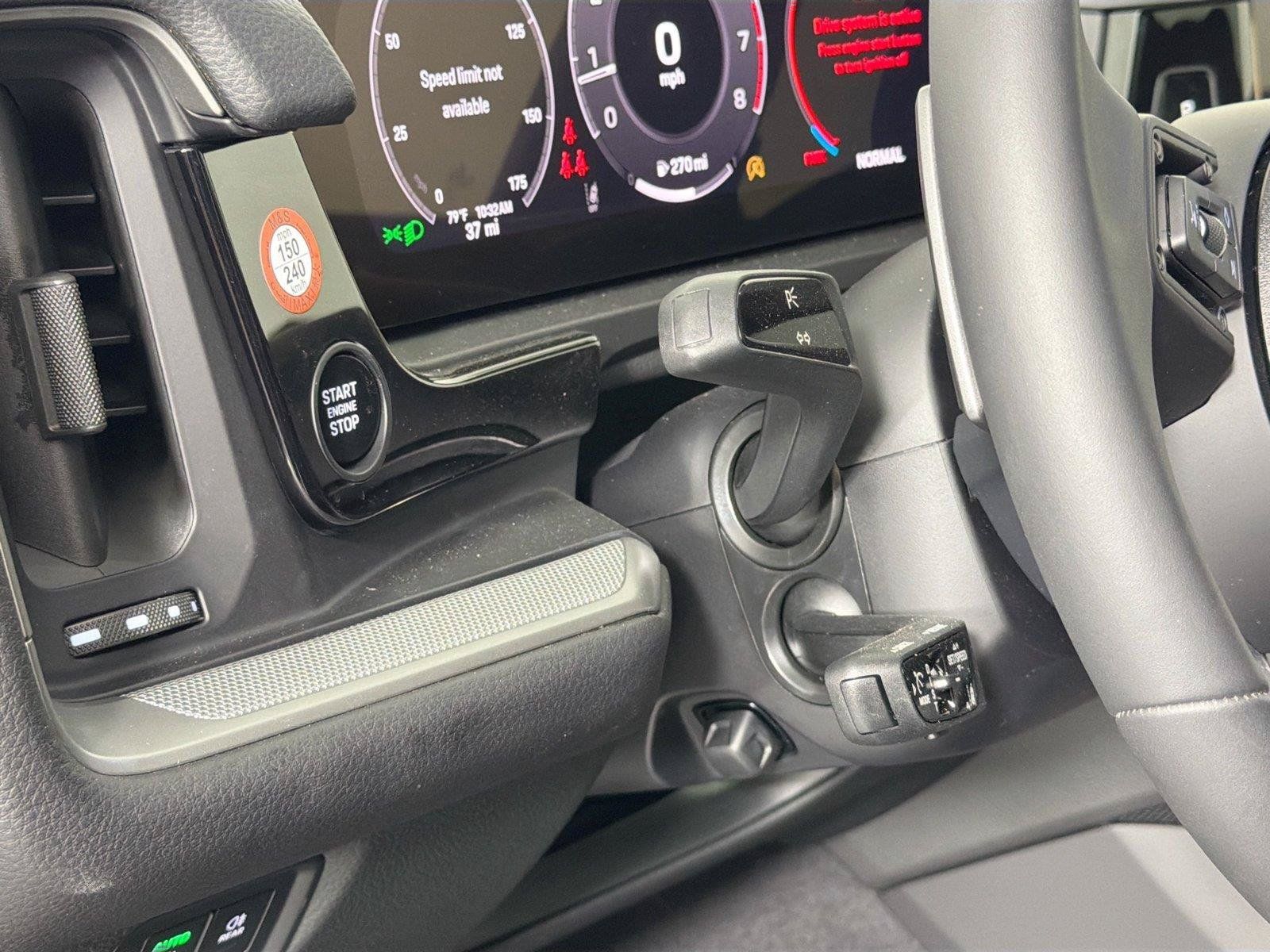 Certified 2025 Porsche Cayenne Coupe AWD/4WD image 33