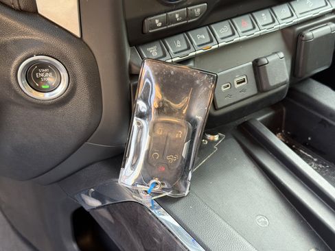 Used 2022 Chevrolet Silverado 2500 LTZ w/ LTZ Premium Package image 18