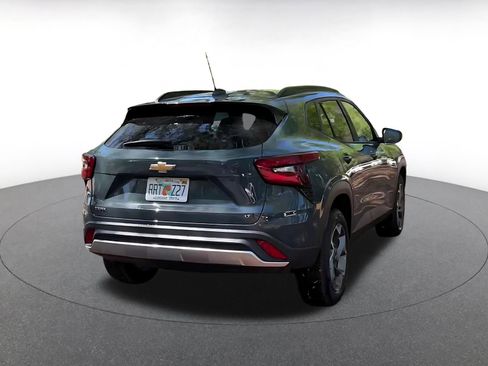 Used 2025 Chevrolet Trax LT w/ LT Convenience Package image 15