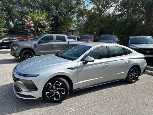 Used 2024 Hyundai Sonata SEL FWD image 3