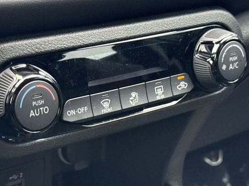 Used 2023 Nissan Kicks SR FWD image 20