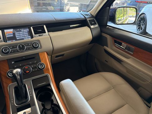 Used 2011 Land Rover Range Rover Sport HSE AWD/4WD image 30