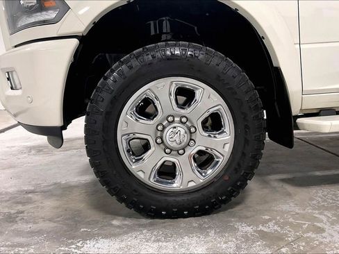 Used 2018 RAM 2500 Laramie w/ Sport Appearance Group AWD/4WD image 10