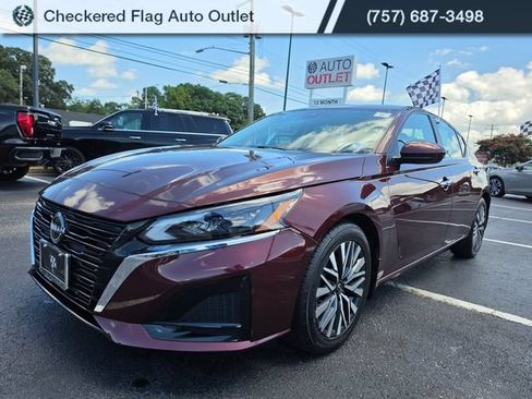 Used 2023 Nissan Altima 2.5 SV w/ SV Premium Package FWD image 1
