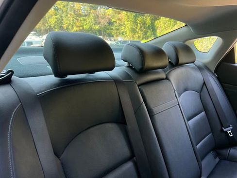 Used 2017 Kia Cadenza Premium w/ Luxury Package image 34