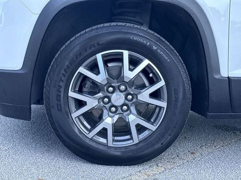 Used 2023 GMC Acadia SLE w/ Driver Convenience Package FWD image 11
