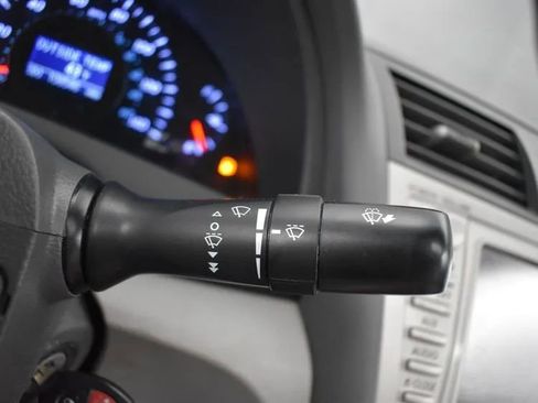 Used 2011 Toyota Camry XLE w/ SE/XLE Extra-Value Pkg image 24