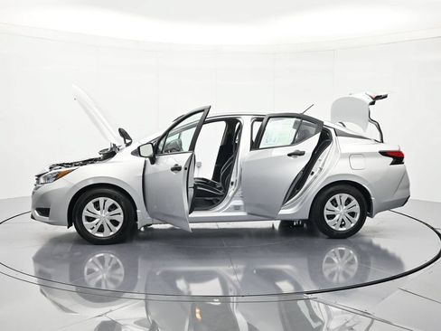 Used 2025 Nissan Versa S FWD image 46