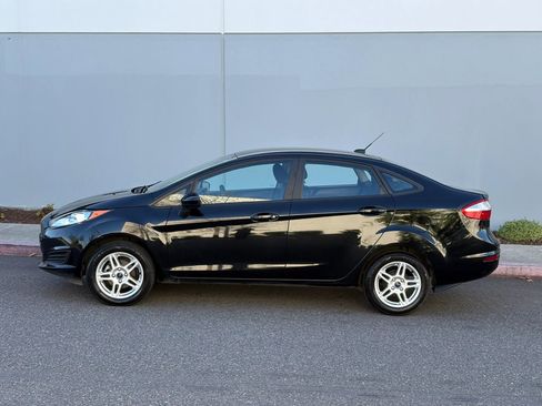 Used 2019 Ford Fiesta SE image 3