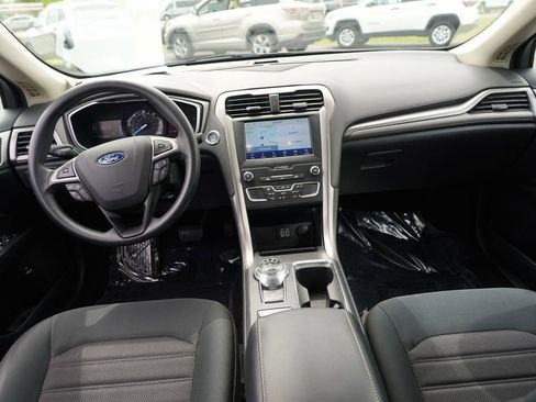 Used 2020 Ford Fusion SE FWD image 26