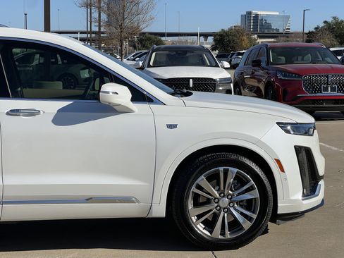 Used 2021 Cadillac XT6 Premium Luxury w/ Platinum Package image 12