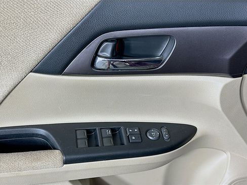 Used 2013 Honda Accord LX image 15