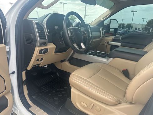 Used 2020 Ford F350 Lariat w/ Lariat Ultimate Package image 9