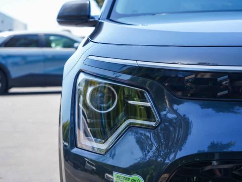 Used 2023 Kia Niro Wind FWD image 10