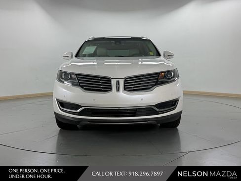 Used 2018 Lincoln MKX Reserve w/ Driver Assistance Package FWD image 2