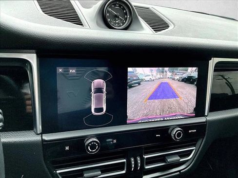 Used 2023 Porsche Macan image 23