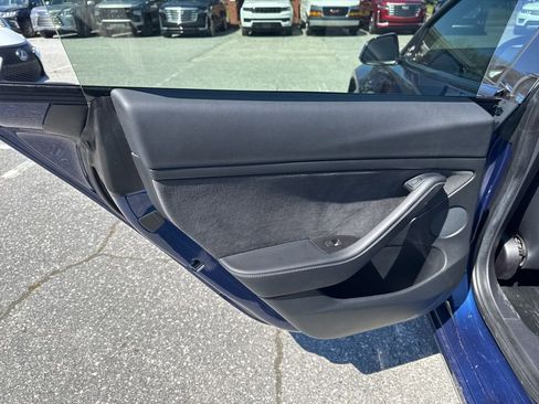 Used 2021 Tesla Model 3 Standard Range Plus image 30