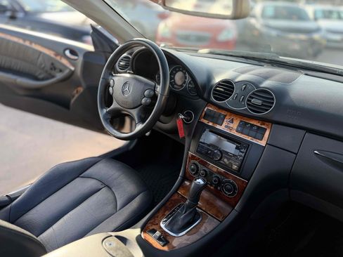 Used 2005 Mercedes-Benz CLK 320 Cabriolet image 28