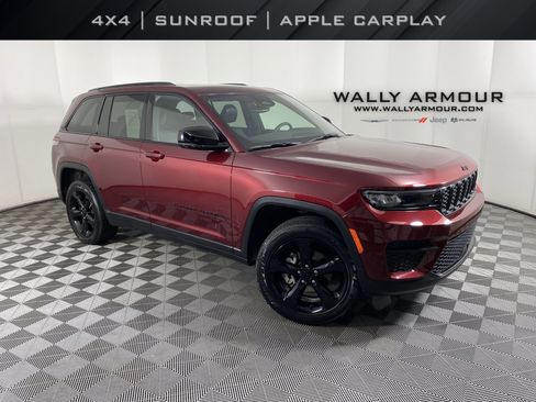 Used 2023 Jeep Grand Cherokee Altitude AWD/4WD image 1