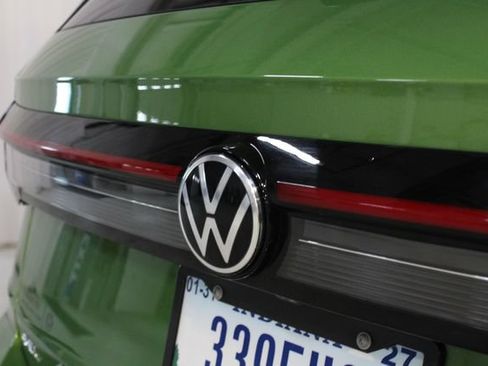 Used 2025 Volkswagen Taos SEL w/ Black Wheel Plus Package AWD/4WD image 31