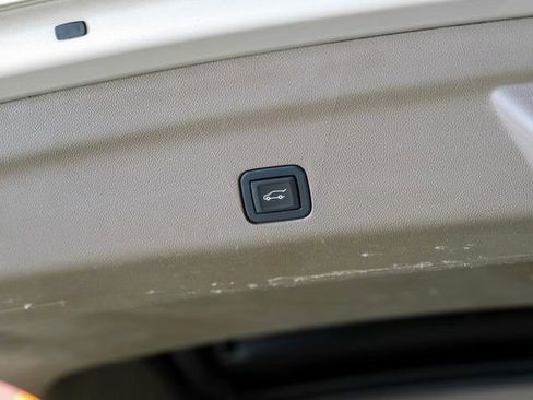 Used 2022 GMC Yukon XL Denali image 57