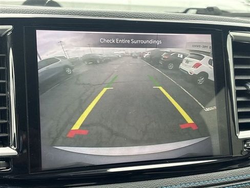 Used 2021 Chrysler Pacifica Touring-L AWD/4WD image 14