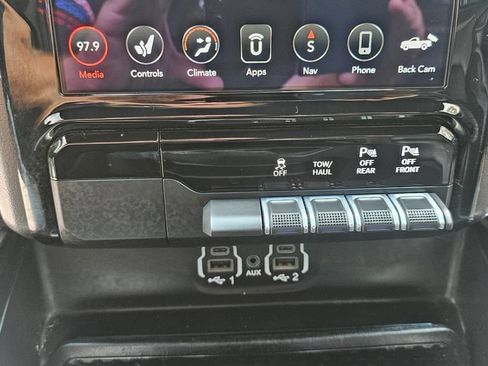 Used 2020 RAM 1500 Laramie w/ Sport Appearance Package AWD/4WD image 35