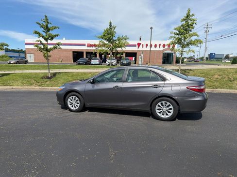 Used 2016 Toyota Camry LE FWD image 6