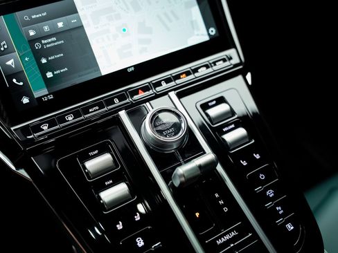 Used 2025 Aston Martin V8 Vantage Coupe RWD image 53