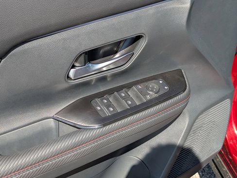 Used 2025 Nissan Kicks SR FWD image 19