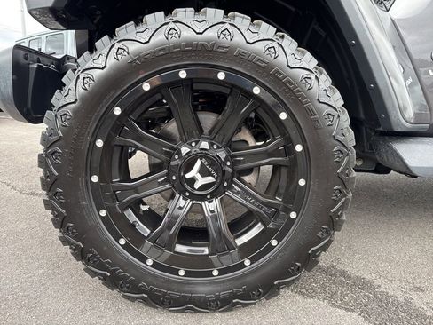 Used 2020 Jeep Wrangler Unlimited Sahara image 14