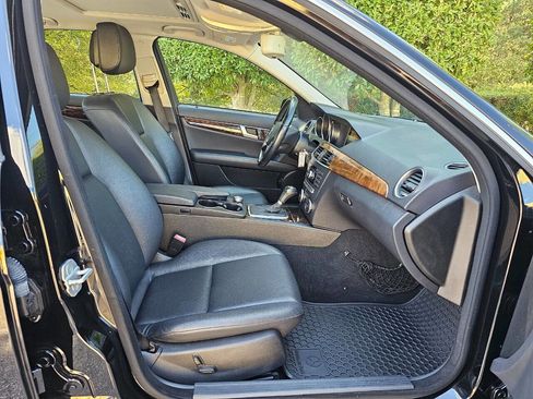 Used 2013 Mercedes-Benz C 300 4MATIC Sedan image 33