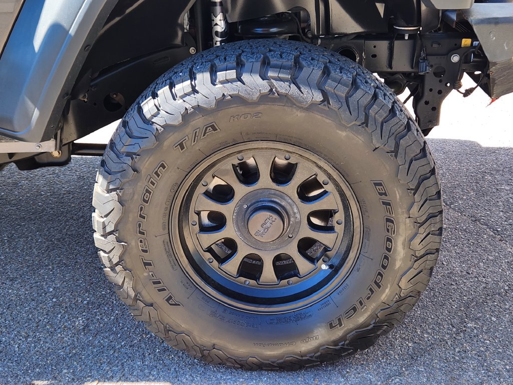 Used 2019 Jeep Wrangler Sport AWD/4WD image 15