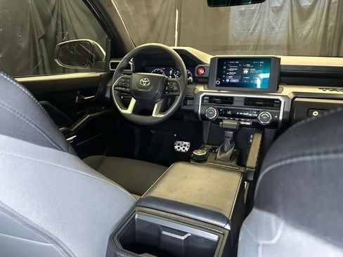 Used 2024 Toyota Tacoma TRD Sport AWD/4WD image 17
