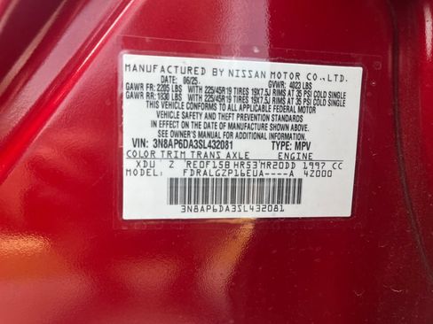 Certified 2025 Nissan Kicks SR FWD image 31