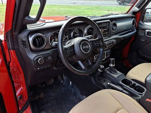 Used 2023 Jeep Wrangler Unlimited w/ Cold Weather Group AWD/4WD image 26