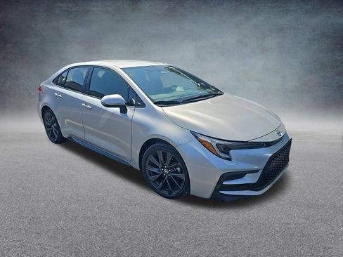 Used 2025 Toyota Corolla SE FWD image 9