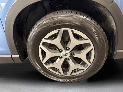 Used 2023 Subaru Forester Premium image 40