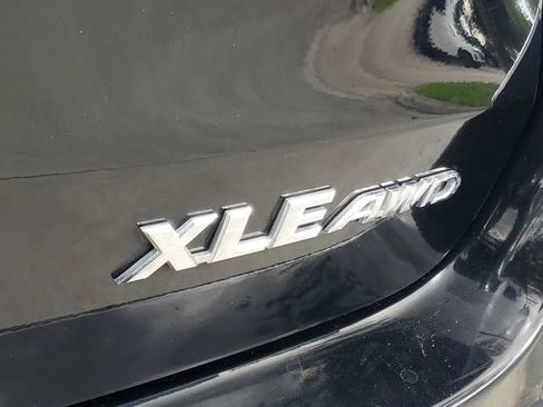 Used 2016 Toyota Highlander XLE AWD/4WD image 8