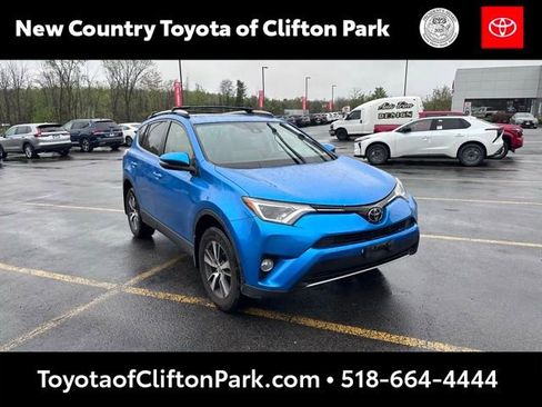 Used 2017 Toyota RAV4 XLE AWD/4WD image 1