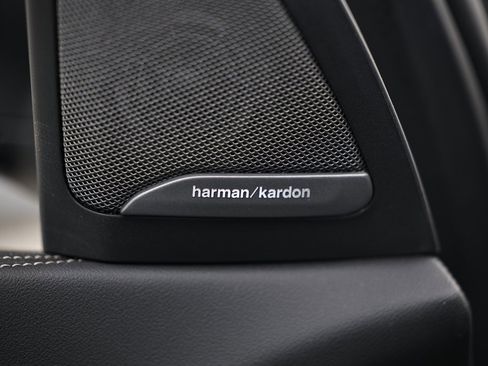 Used 2025 BMW X5 sDrive40i w/ Climate Comfort Package image 19